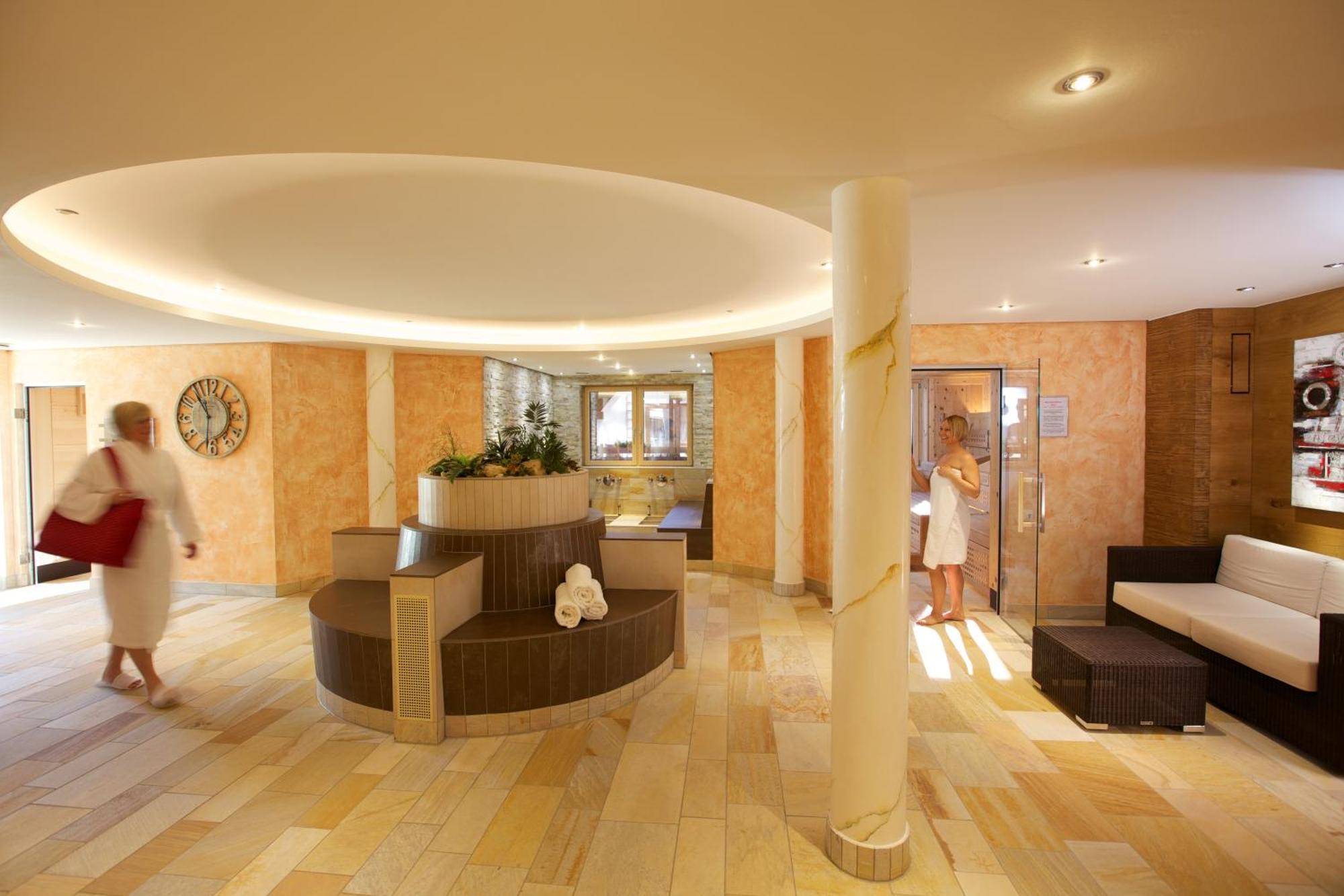 Naturparkhotel Adler ヴォルフアッハ エクステリア 写真