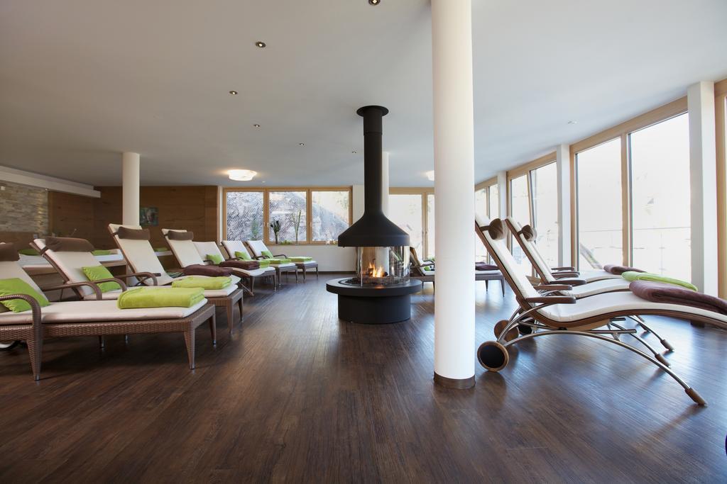 Naturparkhotel Adler ヴォルフアッハ エクステリア 写真