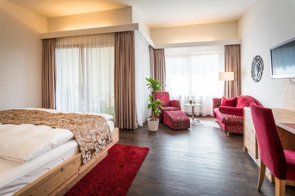 Naturparkhotel Adler ヴォルフアッハ エクステリア 写真