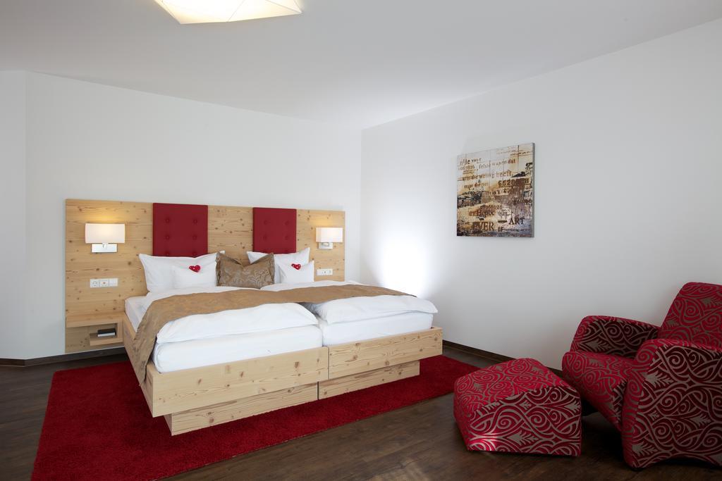 Naturparkhotel Adler ヴォルフアッハ エクステリア 写真