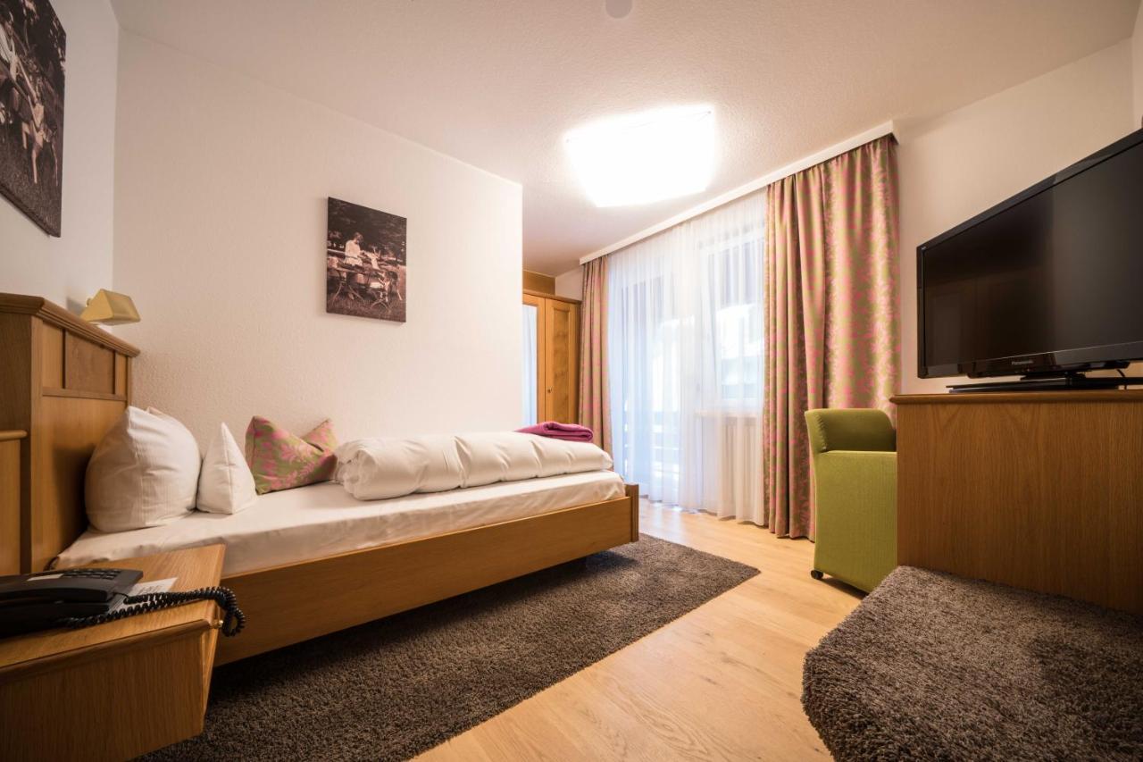 Naturparkhotel Adler ヴォルフアッハ エクステリア 写真